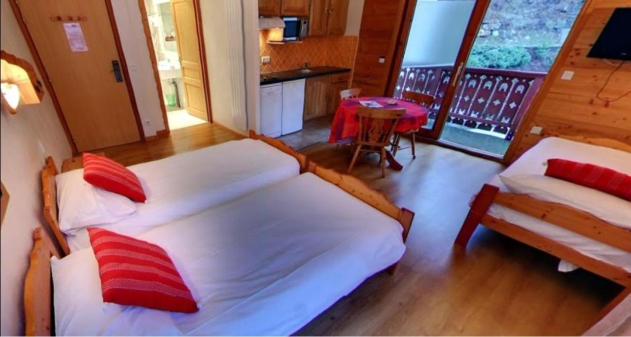 ברידס-לס-באן Hotel Les Chalets מראה חיצוני תמונה