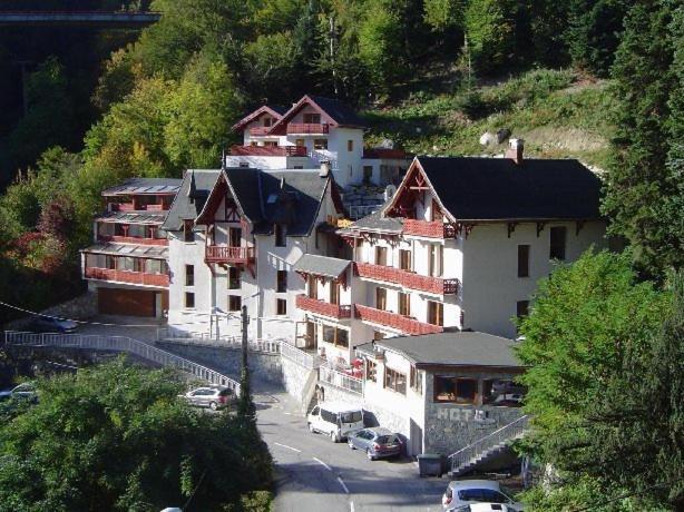 ברידס-לס-באן Hotel Les Chalets מראה חיצוני תמונה