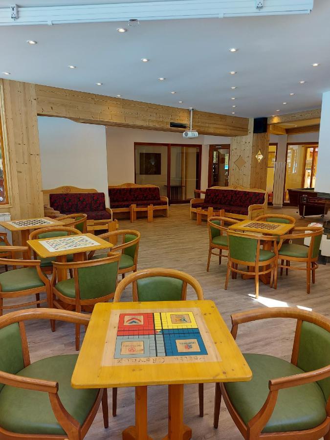 ברידס-לס-באן Hotel Les Chalets מראה חיצוני תמונה