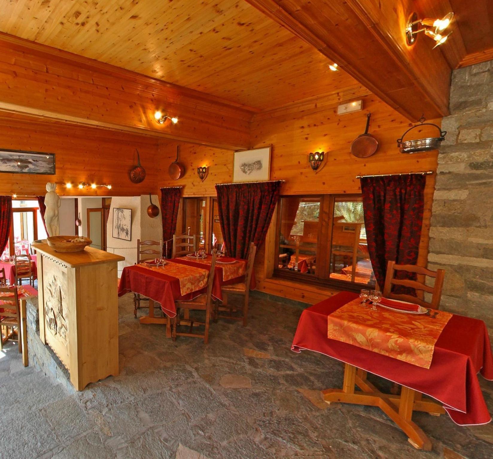 ברידס-לס-באן Hotel Les Chalets מראה חיצוני תמונה