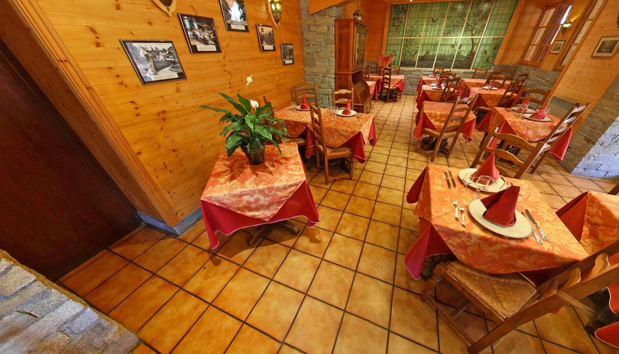 ברידס-לס-באן Hotel Les Chalets מראה חיצוני תמונה